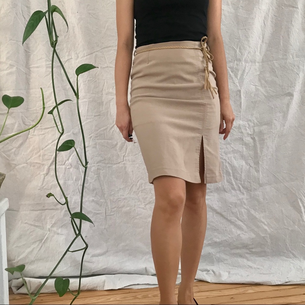 Vintage above-the-knee Pencil Skirt with front slit and Belt